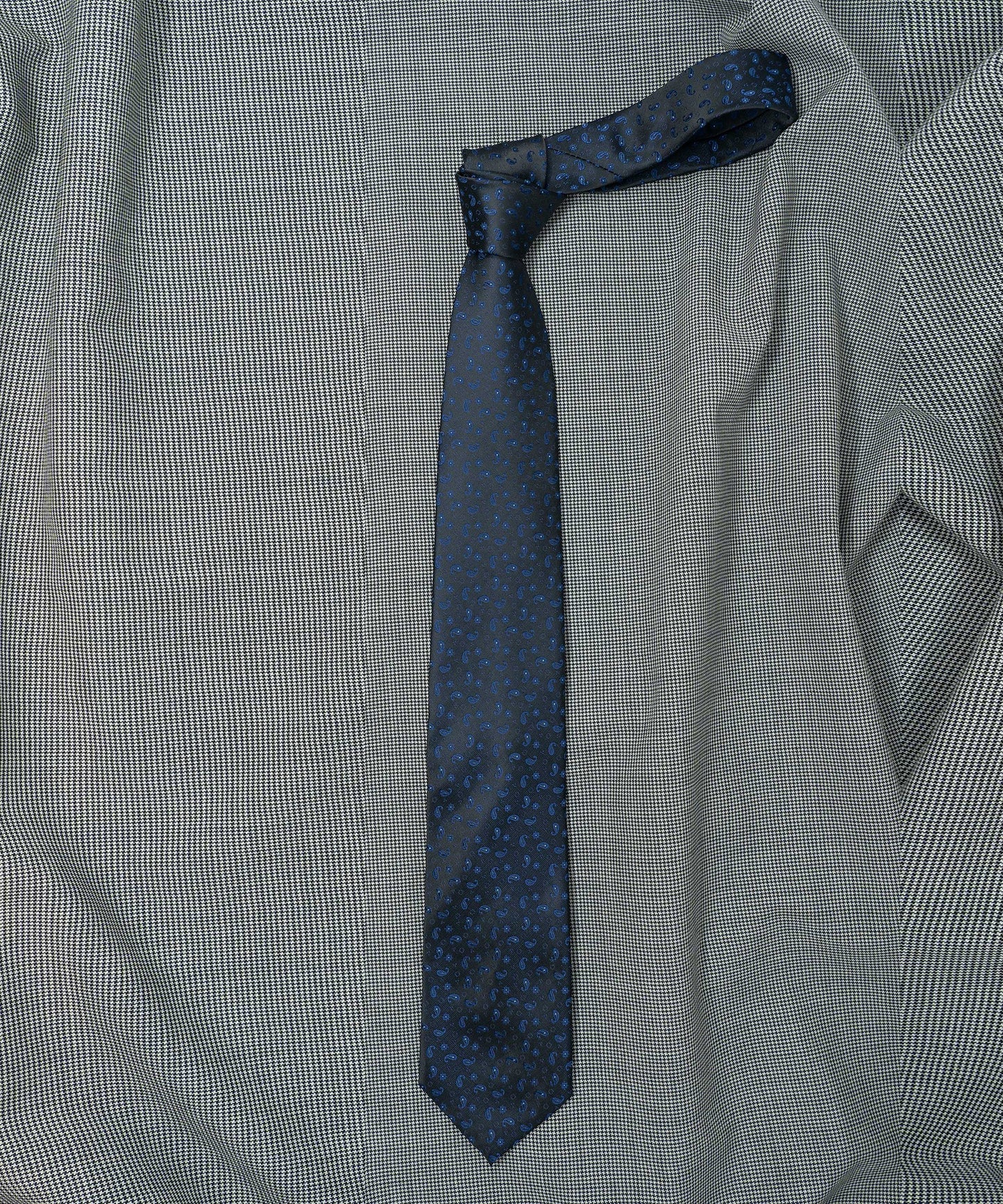 Monochrome Necktie